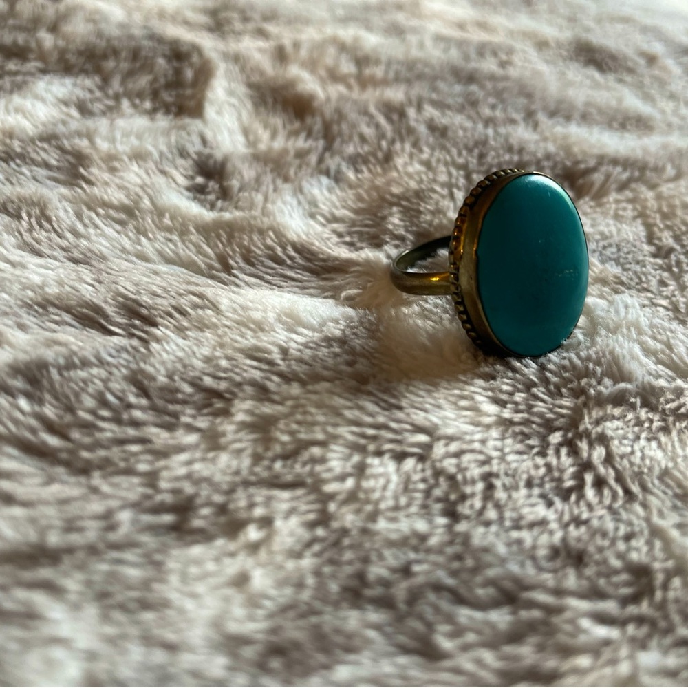 Oval Turquoise & Gold Ring 📣